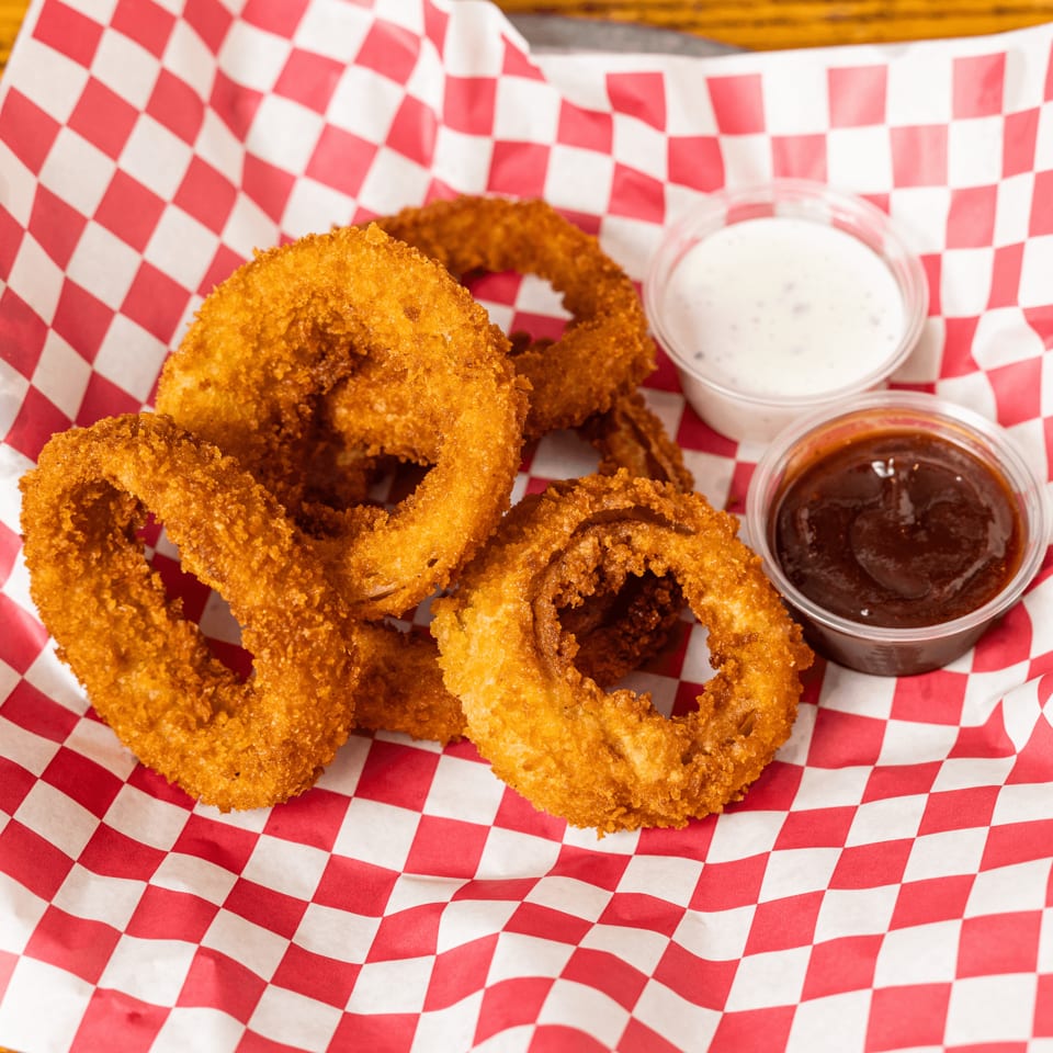 Crunchy Onion Rings: A Bar & Grill Favorite