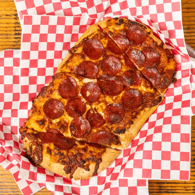 Pepperoni pizza.